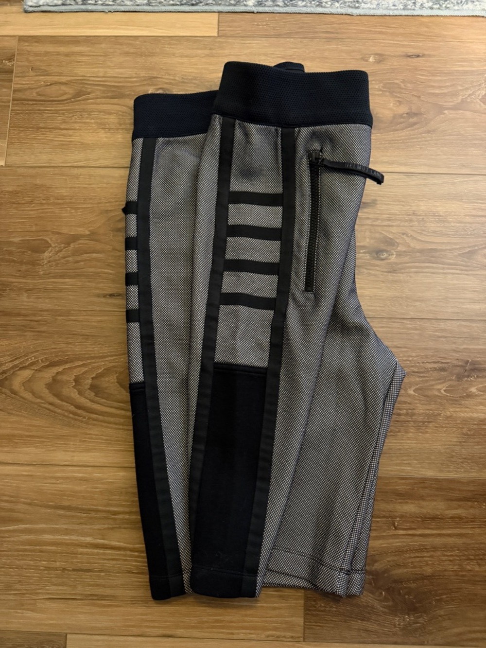 HELMUT LANG Sweat Shorts Mens Size M Gray/Black W Zip pockets - Picture 10 of 10